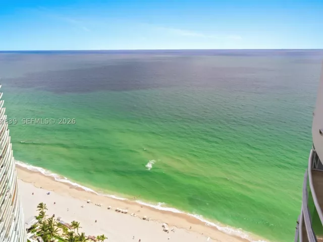 2-bedroom condo for sale in Sunny Isles Beach - 18911 Collins Ave 2103 - MondialRealty