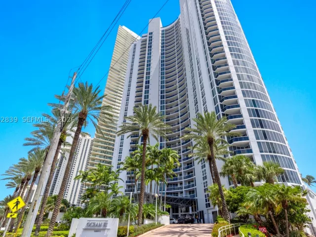 2-bedroom condo for sale in Sunny Isles Beach - 18911 Collins Ave 2103 - MondialRealty