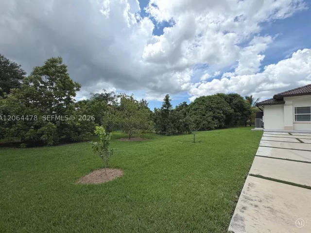 4-bedroom home for sale in Miami - 19690 SW 210th St - MondialRealty