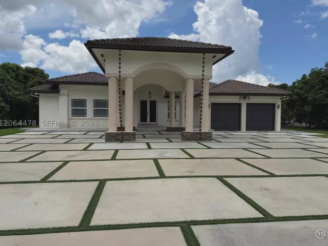4-bedroom home for sale in Miami - 19690 SW 210th St - MondialRealty