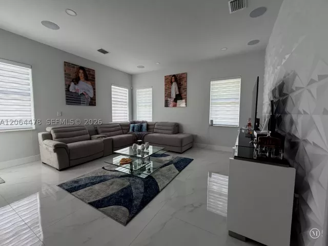 4-bedroom home for sale in Miami - 19690 SW 210th St - MondialRealty