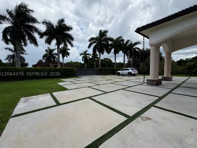 4-bedroom home for sale in Miami - 19690 SW 210th St - MondialRealty