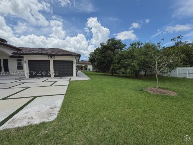 4-bedroom home for sale in Miami - 19690 SW 210th St - MondialRealty