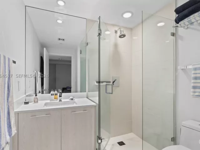 1-bedroom condo for rent in Miami - 55 SW 9th St 1105 - MondialRealty