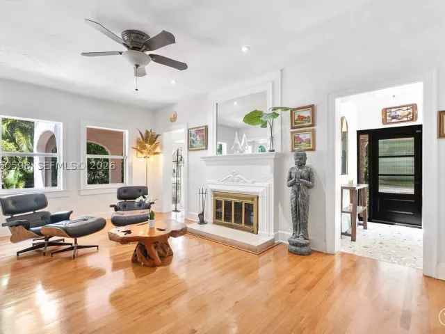 4-bedroom home for sale in Coral Gables - 1042 Sorolla Ave - MondialRealty