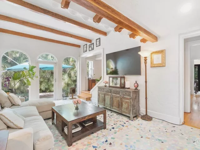 4-bedroom home for sale in Coral Gables - 1042 Sorolla Ave - MondialRealty