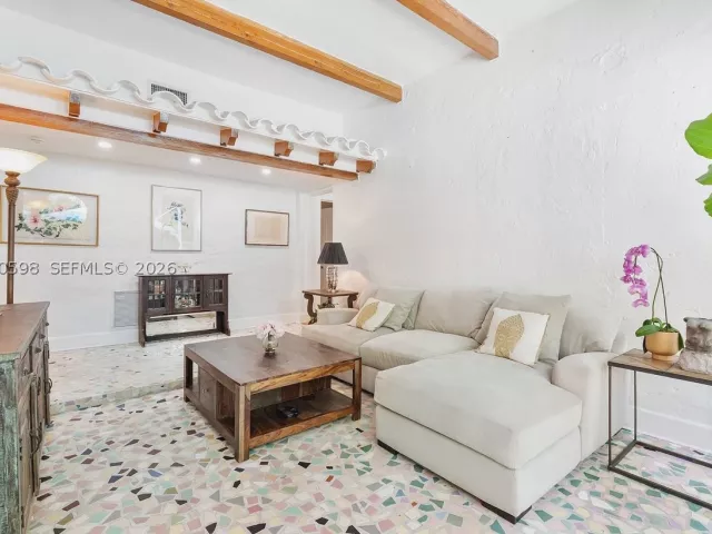 4-bedroom home for sale in Coral Gables - 1042 Sorolla Ave - MondialRealty