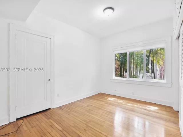 4-bedroom home for sale in Coral Gables - 1042 Sorolla Ave - MondialRealty