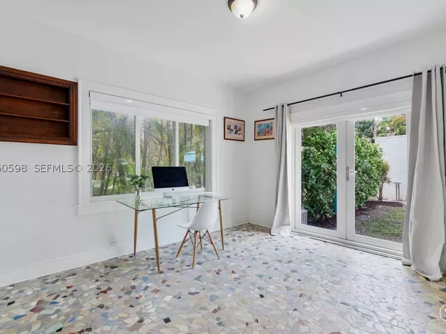 4-bedroom home for sale in Coral Gables - 1042 Sorolla Ave - MondialRealty
