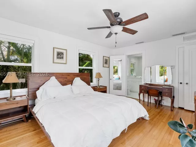 4-bedroom home for sale in Coral Gables - 1042 Sorolla Ave - MondialRealty