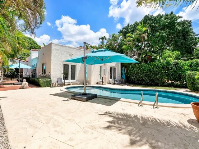 4-bedroom home for sale in Coral Gables - 1042 Sorolla Ave - MondialRealty