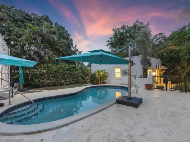 4-bedroom home for sale in Coral Gables - 1042 Sorolla Ave - MondialRealty