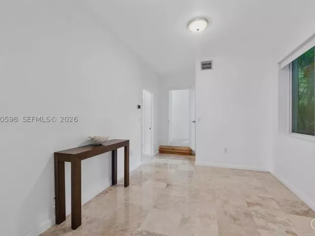 4-bedroom home for sale in Coral Gables - 1042 Sorolla Ave - MondialRealty