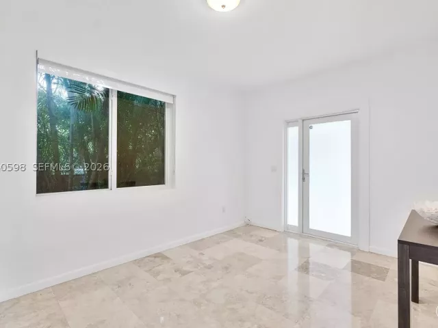 4-bedroom home for sale in Coral Gables - 1042 Sorolla Ave - MondialRealty