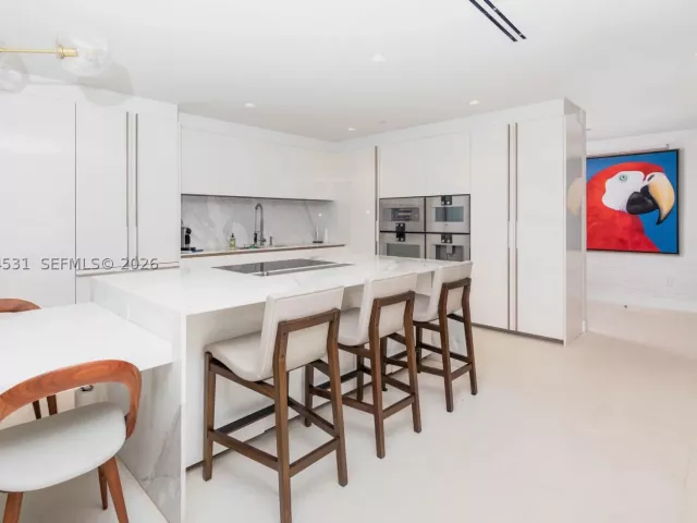 3-bedroom condo for rent in Bal Harbour - 10201 E Collins Ave 1002 - MondialRealty