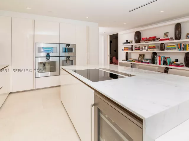 3-bedroom condo for rent in Bal Harbour - 10201 E Collins Ave 1002 - MondialRealty