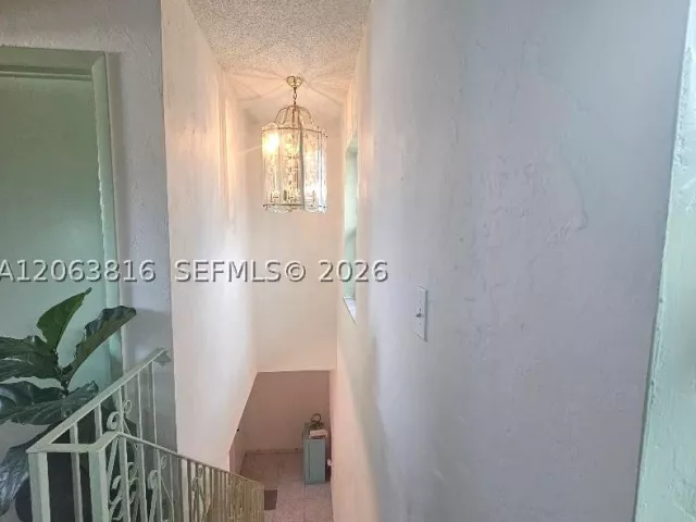 3-bedroom home for sale in Miami - 507 Flagami Blvd - MondialRealty