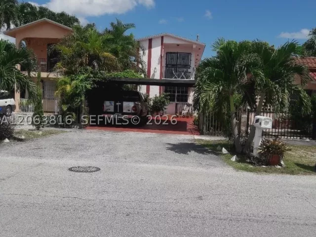 3-bedroom home for sale in Miami - 507 Flagami Blvd - MondialRealty