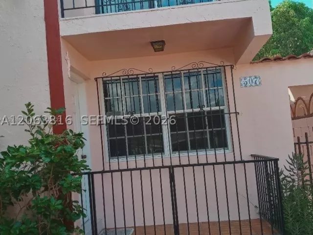 3-bedroom home for sale in Miami - 507 Flagami Blvd - MondialRealty