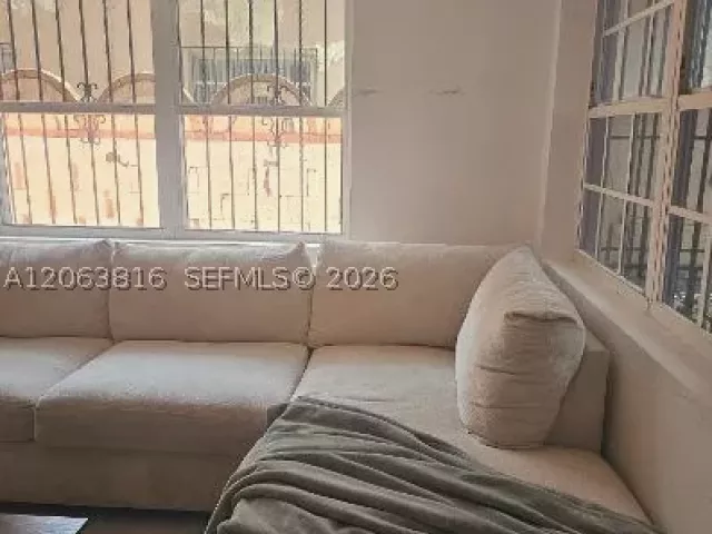 3-bedroom home for sale in Miami - 507 Flagami Blvd - MondialRealty