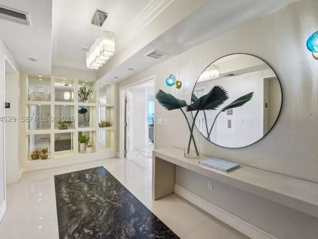 3-bedroom condo for sale in Hollywood - 3535 S Ocean Dr 2106 - MondialRealty