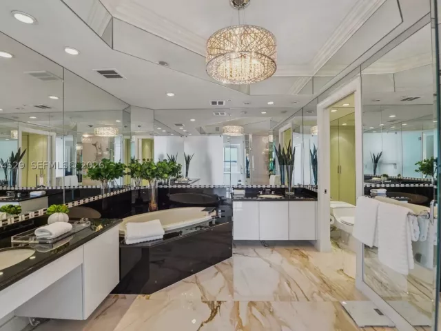 3-bedroom condo for sale in Hollywood - 3535 S Ocean Dr 2106 - MondialRealty
