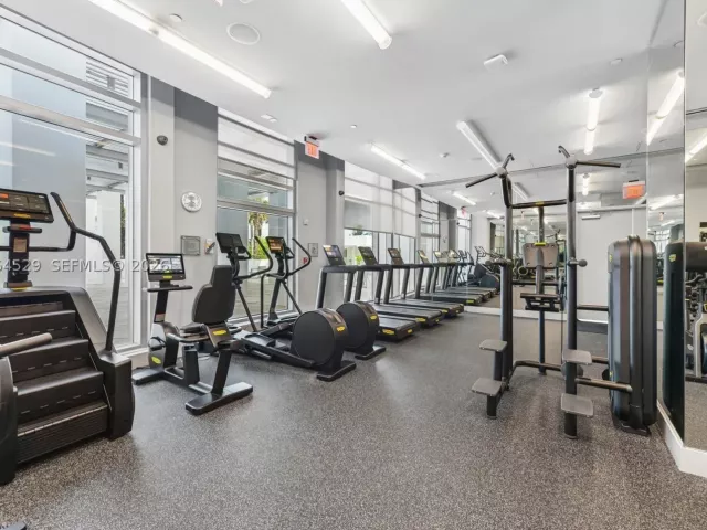 3-bedroom condo for sale in Hollywood - 3535 S Ocean Dr 2106 - MondialRealty