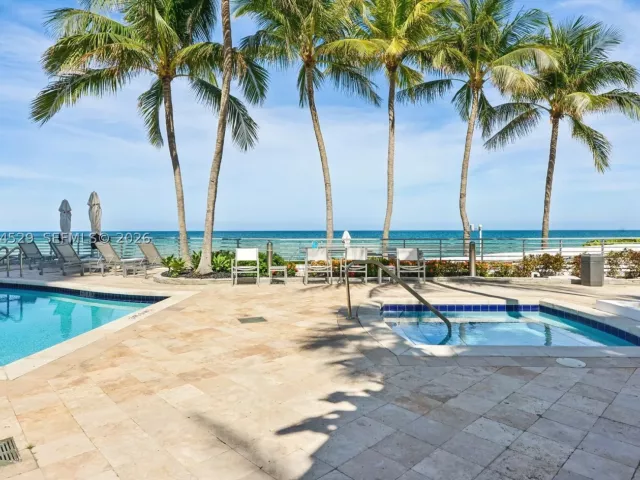 3-bedroom condo for sale in Hollywood - 3535 S Ocean Dr 2106 - MondialRealty