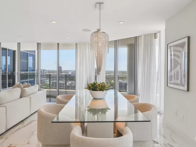 3-bedroom condo for sale in Hollywood - 3535 S Ocean Dr 2106 - MondialRealty