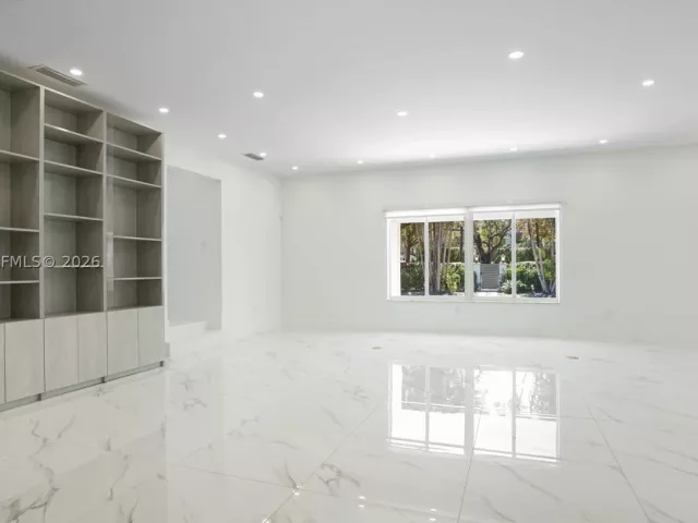 3-bedroom home for rent in Coral Gables - 711 Sunset Rd 711 - MondialRealty