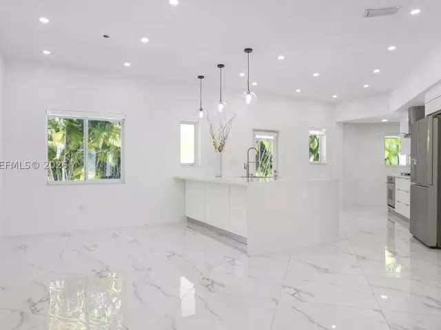 3-bedroom home for rent in Coral Gables - 711 Sunset Rd 711 - MondialRealty