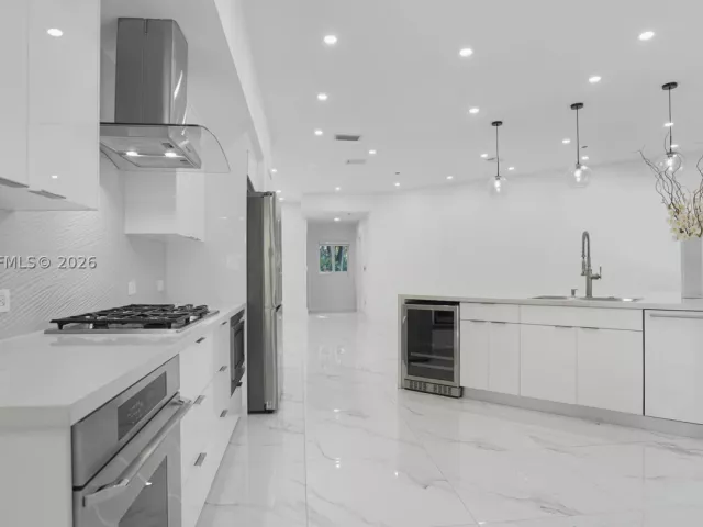 3-bedroom home for rent in Coral Gables - 711 Sunset Rd 711 - MondialRealty