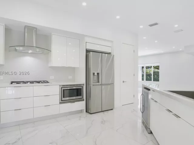 3-bedroom home for rent in Coral Gables - 711 Sunset Rd 711 - MondialRealty