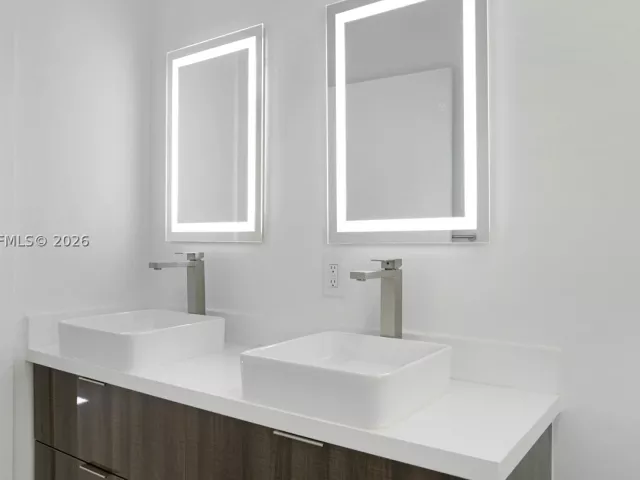 3-bedroom home for rent in Coral Gables - 711 Sunset Rd 711 - MondialRealty