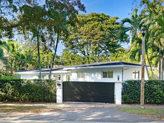 3-bedroom home for rent in Coral Gables - 711 Sunset Rd 711 - MondialRealty