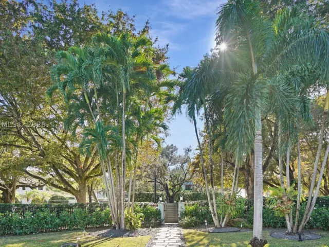 3-bedroom home for rent in Coral Gables - 711 Sunset Rd 711 - MondialRealty