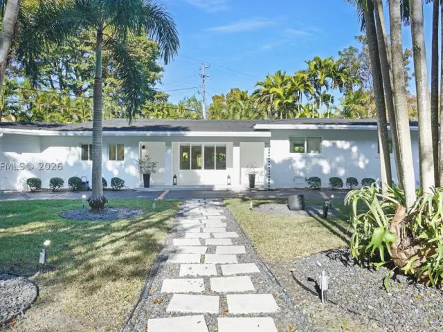 3-bedroom home for rent in Coral Gables - 711 Sunset Rd 711 - MondialRealty