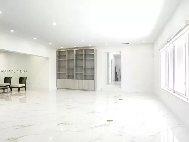 3-bedroom home for rent in Coral Gables - 711 Sunset Rd 711 - MondialRealty