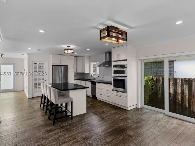 3-bedroom home for sale in Miami - 2224 SW 61st Ave - MondialRealty