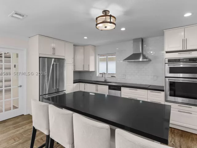 3-bedroom home for sale in Miami - 2224 SW 61st Ave - MondialRealty