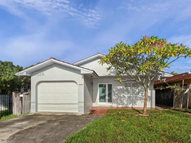 3-bedroom home for sale in Miami - 2224 SW 61st Ave - MondialRealty