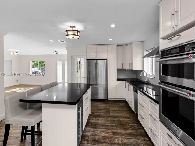 3-bedroom home for sale in Miami - 2224 SW 61st Ave - MondialRealty