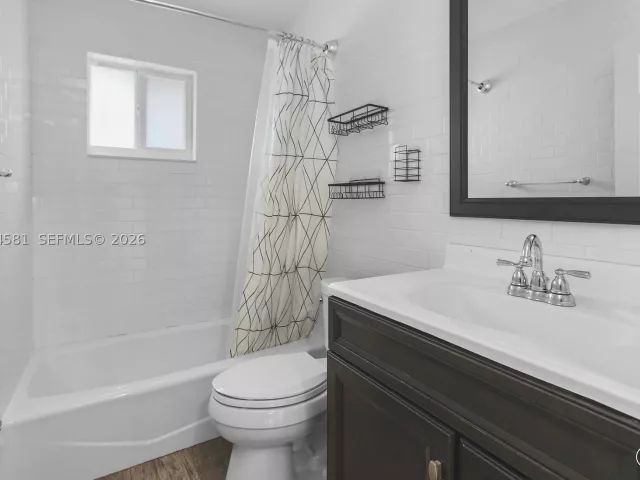 3-bedroom home for sale in Miami - 2224 SW 61st Ave - MondialRealty