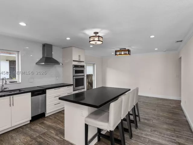 3-bedroom home for sale in Miami - 2224 SW 61st Ave - MondialRealty