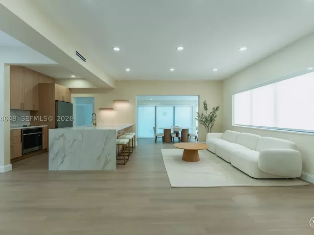 3-bedroom home for rent in Miami Beach - 4144 Alton Rd 4144 - MondialRealty