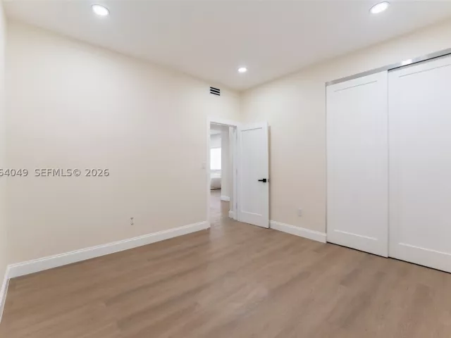 3-bedroom home for rent in Miami Beach - 4144 Alton Rd 4144 - MondialRealty