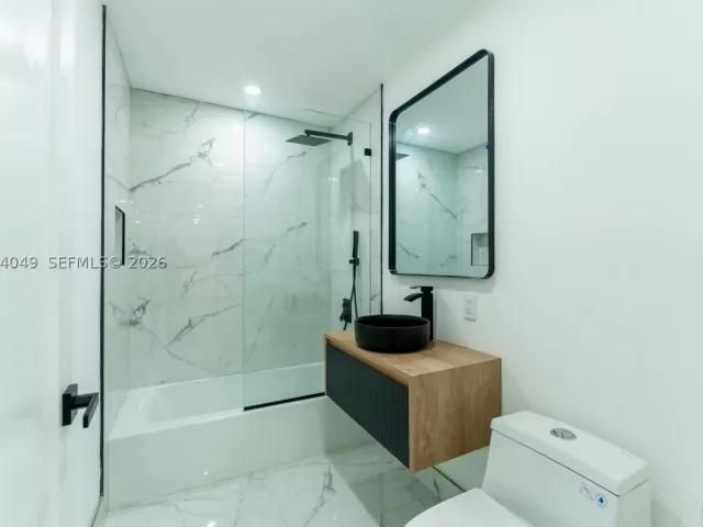 3-bedroom home for rent in Miami Beach - 4144 Alton Rd 4144 - MondialRealty
