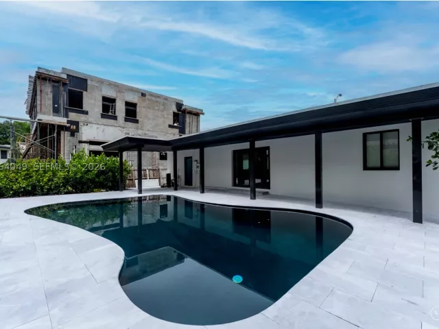 3-bedroom home for rent in Miami Beach - 4144 Alton Rd 4144 - MondialRealty