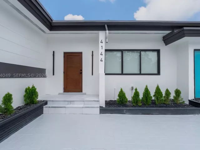 3-bedroom home for rent in Miami Beach - 4144 Alton Rd 4144 - MondialRealty