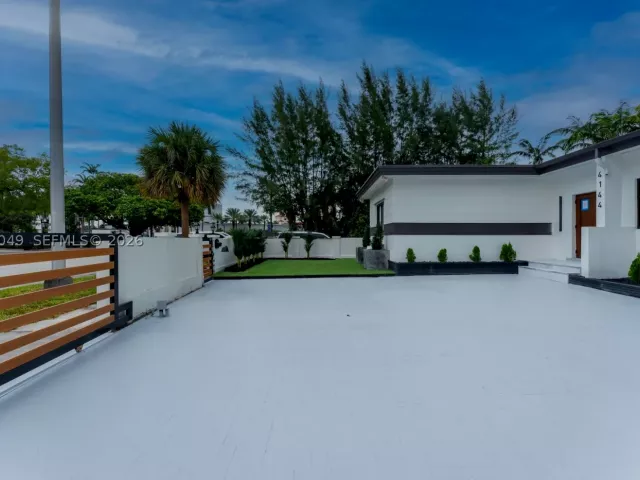 3-bedroom home for rent in Miami Beach - 4144 Alton Rd 4144 - MondialRealty